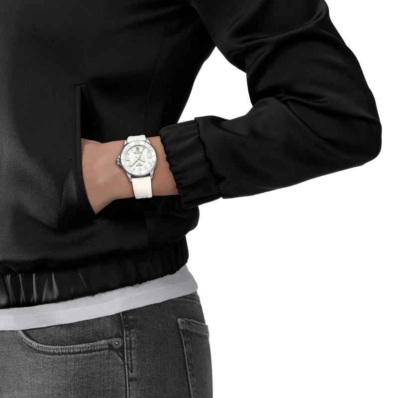 Simulation de la montre Tissot Seastar 1000 36mm sur un poignet