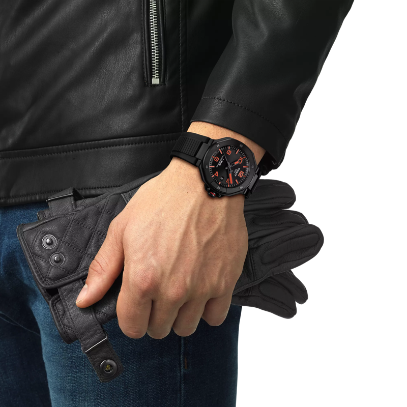 腕時計TISSOT T-レース パワーマティック80 41MM の手首シミュレーション